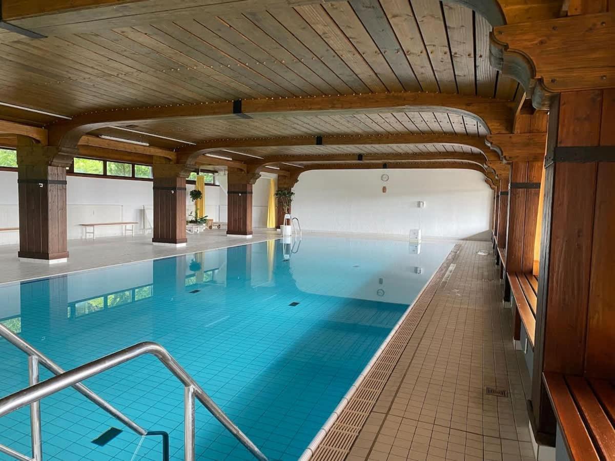 Relax-apartment Mit Indoor-pool, Sauna, Massagesessel Und Netflix